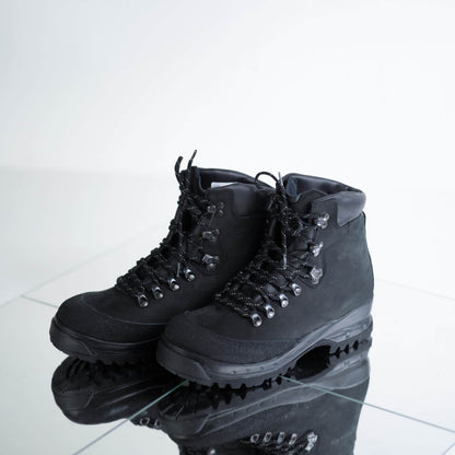 553P Schwarze Wanderstiefel